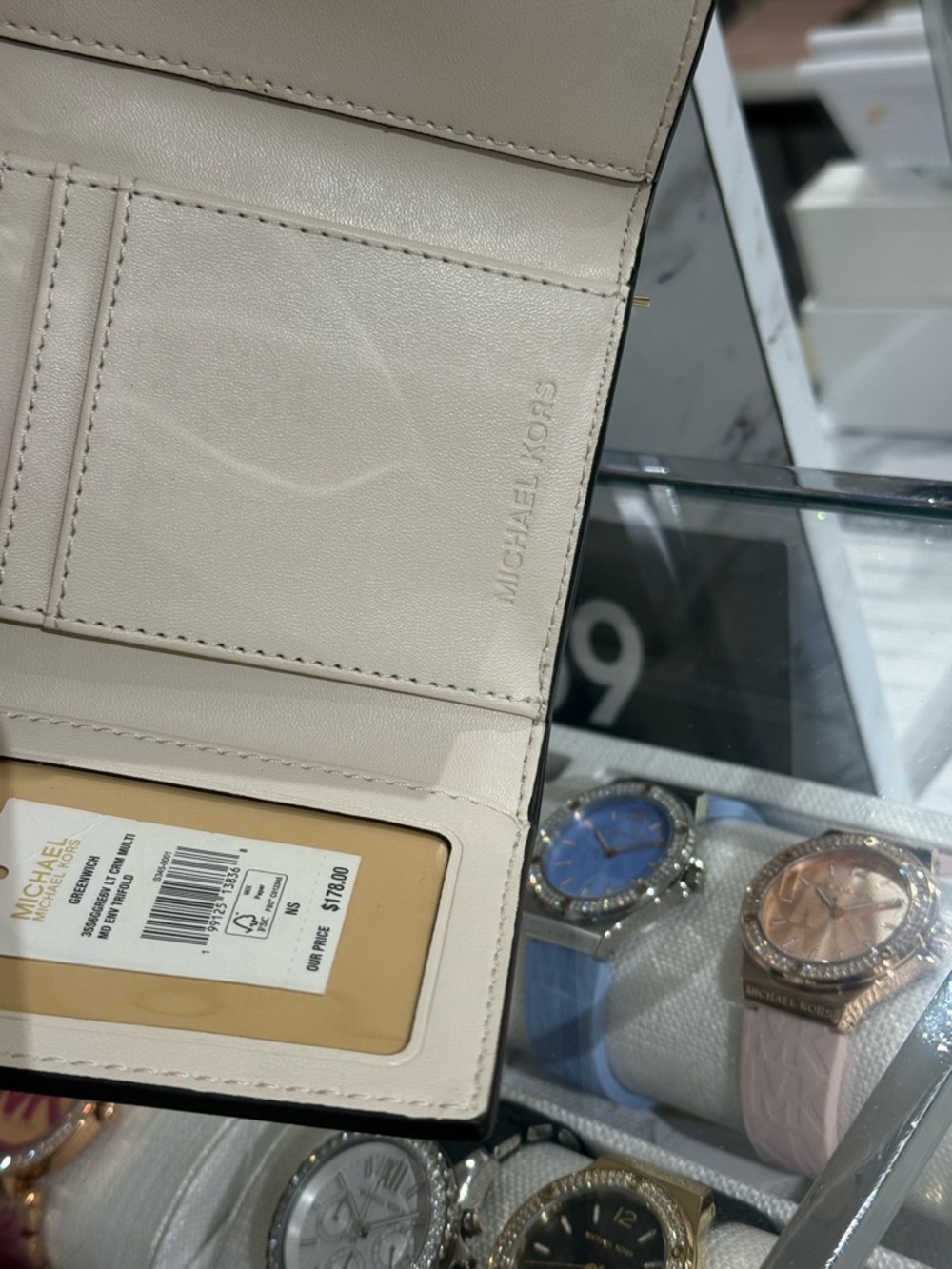 Michael kors Greenwich Medium Printed Tri-Fold Wallet - Picture 5 of 8